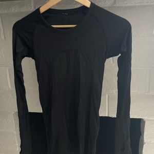 LULULEMON BLACK LONG SLEEVE